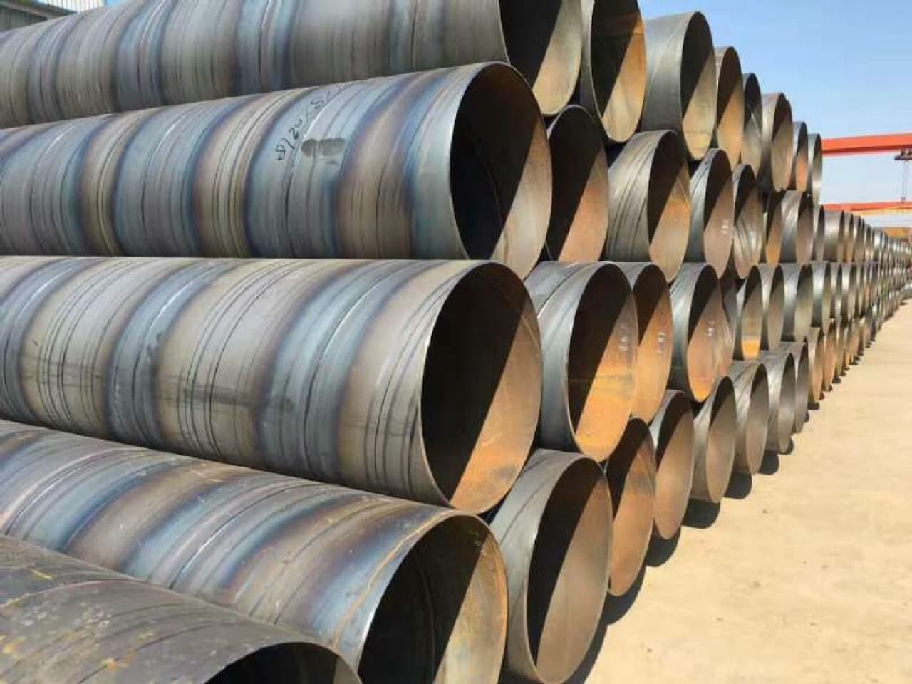 Tubería helicoidal para proyectos de infraestructura de energía y comunicaciones